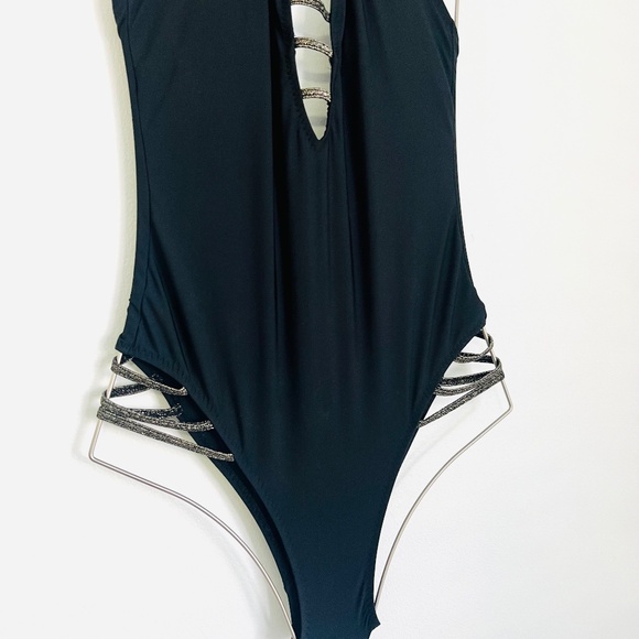 Red Carter Black strappy one piece - Picture 5 of 8